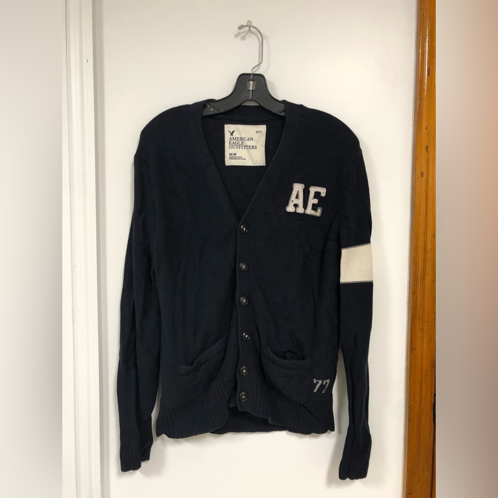 American Eagle Men's Medium Sweater Color Navy Blue